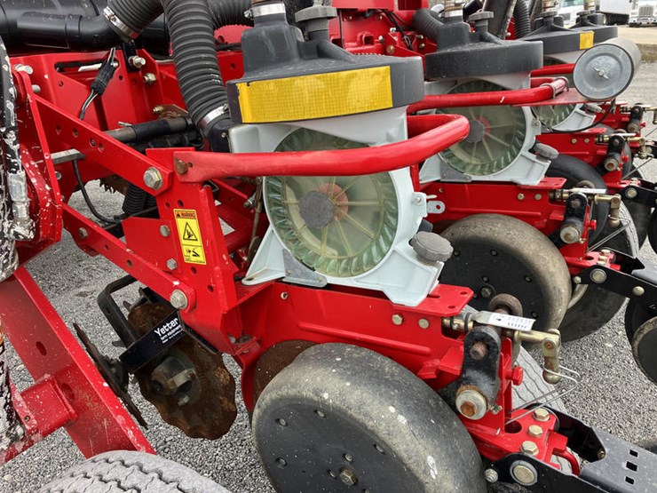 massey-ferguson-8800-image-17