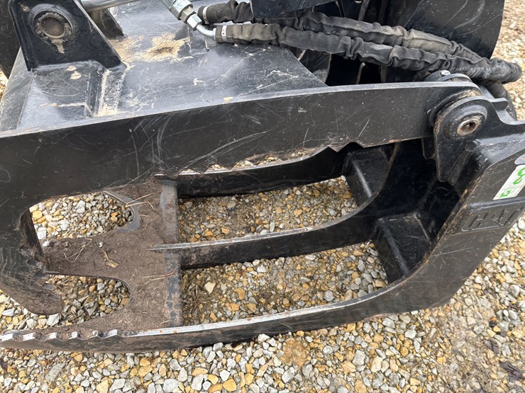 #2324-•-caterpillar-84"-skid-steer-grapple-bucket-image-11