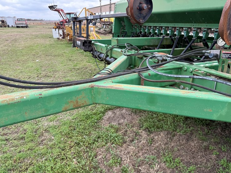 john-deere-1560-image-53