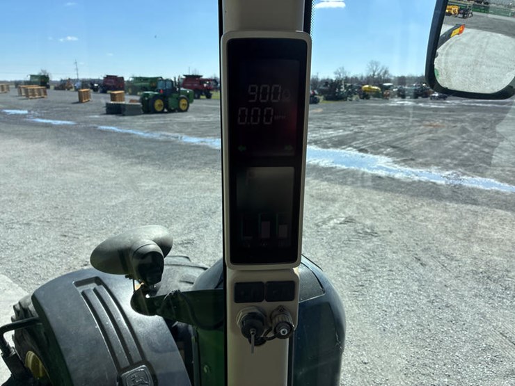 2013-john-deere-8360r-image-63