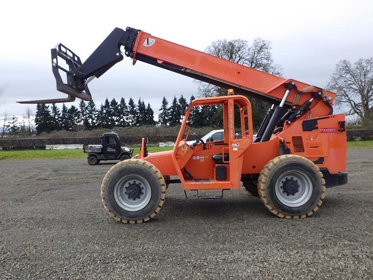 2015-jlg-8042-image-8