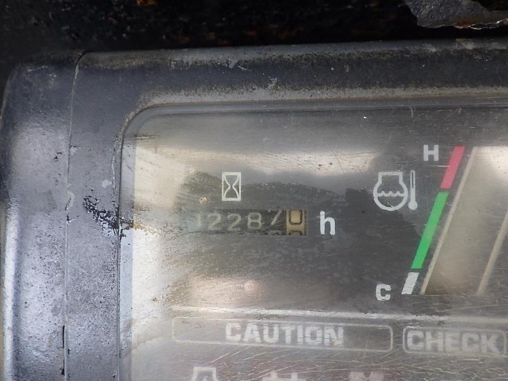 komatsu-pc12uu-image-38