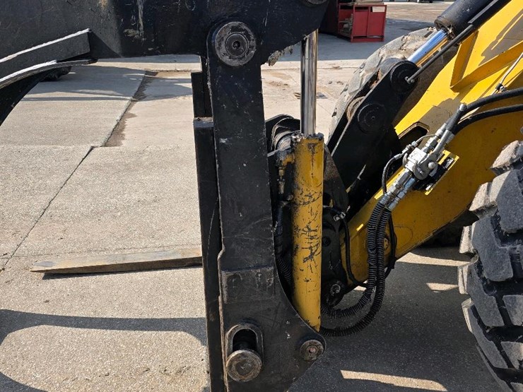 2011-caterpillar-924h-image-25