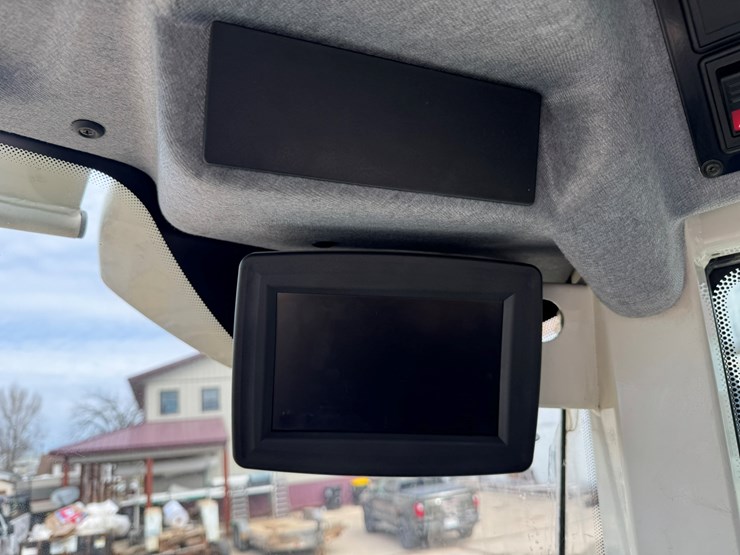 #3277-•-2016-liebherr-542-wheel-loader-w/-plow-and-chains-image-37