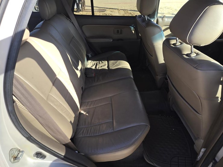 2000-toyota-4-runner-limited-image-15