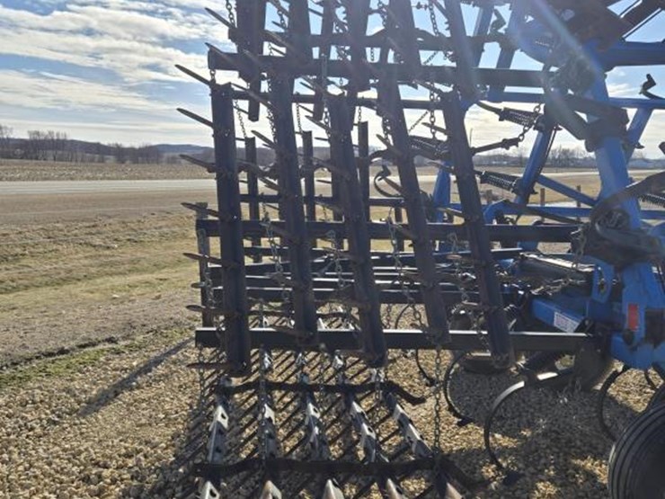 #279-•-1992-dmi-28'-tigermate-field-cultivator-image-9