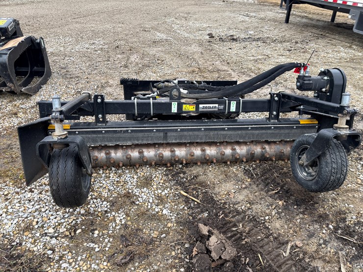 #2325-•-caterpillar-84"-harley-rake-image-1