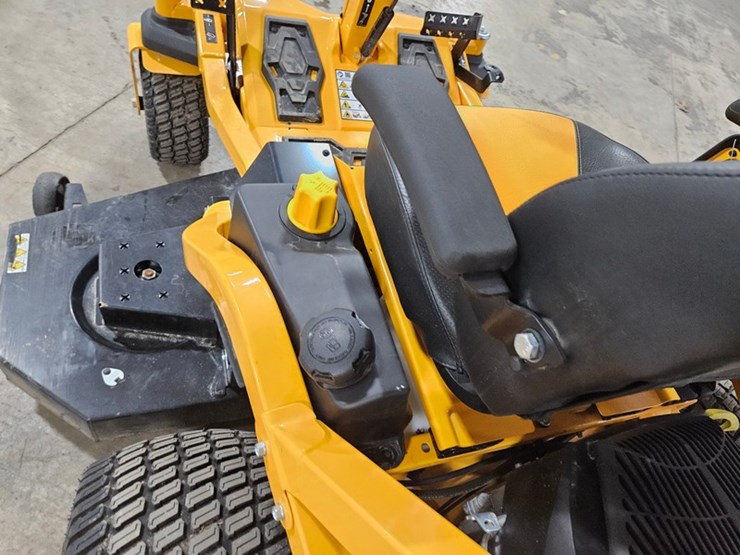 #699-•-2024-cub-cadet-ultima-zts2-zero-turn-mower-image-16