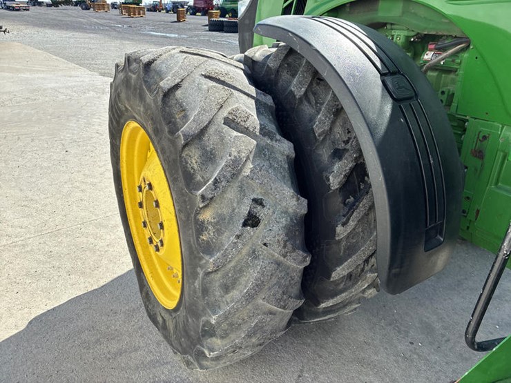 2013-john-deere-8360r-image-37