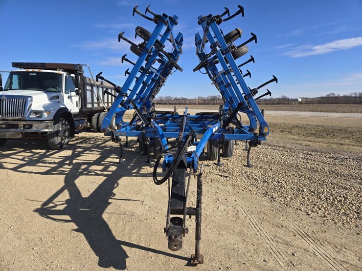 #279-•-1992-dmi-28'-tigermate-field-cultivator-image-13