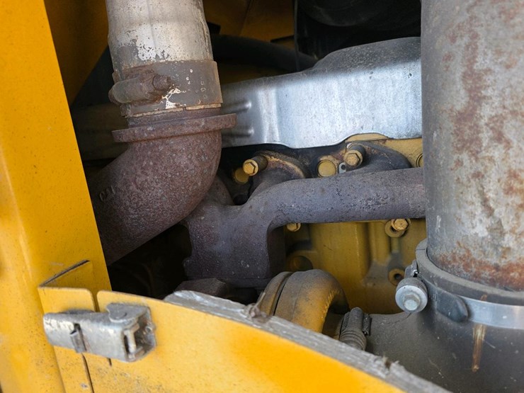 2011-caterpillar-924h-image-10