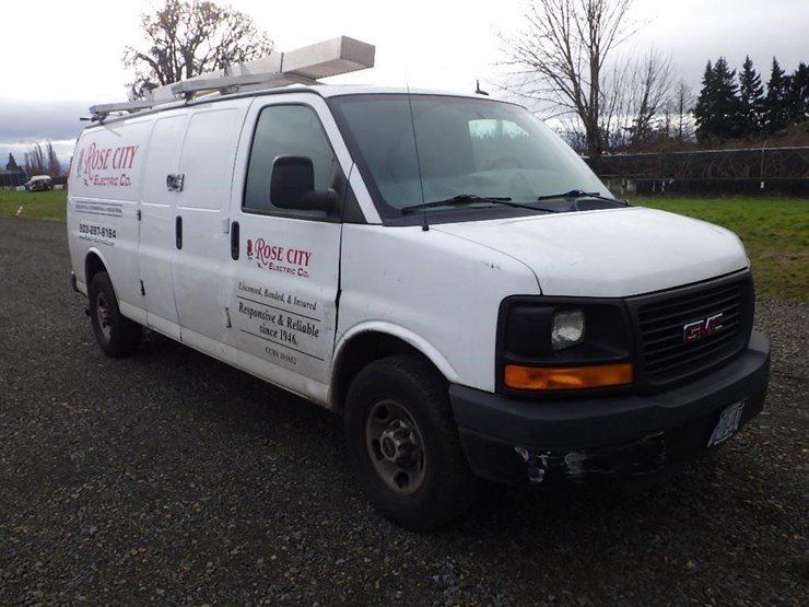 2014-gmc-savana-11'-s/a-cargo-van-image-3