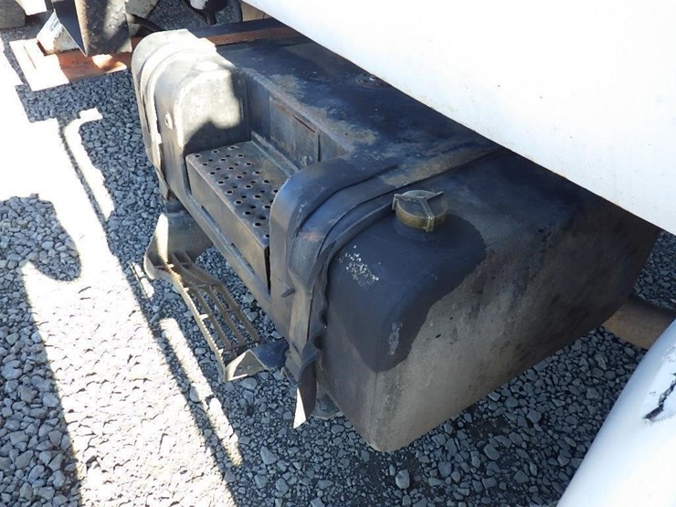 2002-ford-f750-image-13