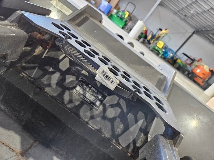 #669-•-bobcat-72"-front-mount-flail-mower-image-10