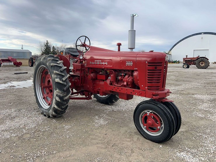farmall-300-image-1