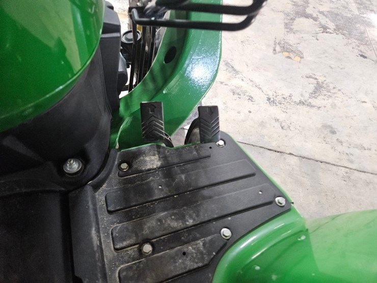 2025-john-deere-3032e-image-28