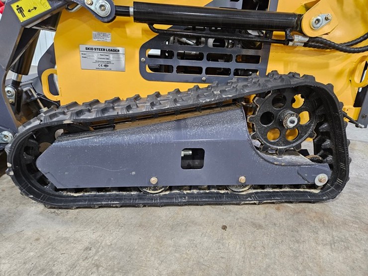 chevrolet-1ton-image-14