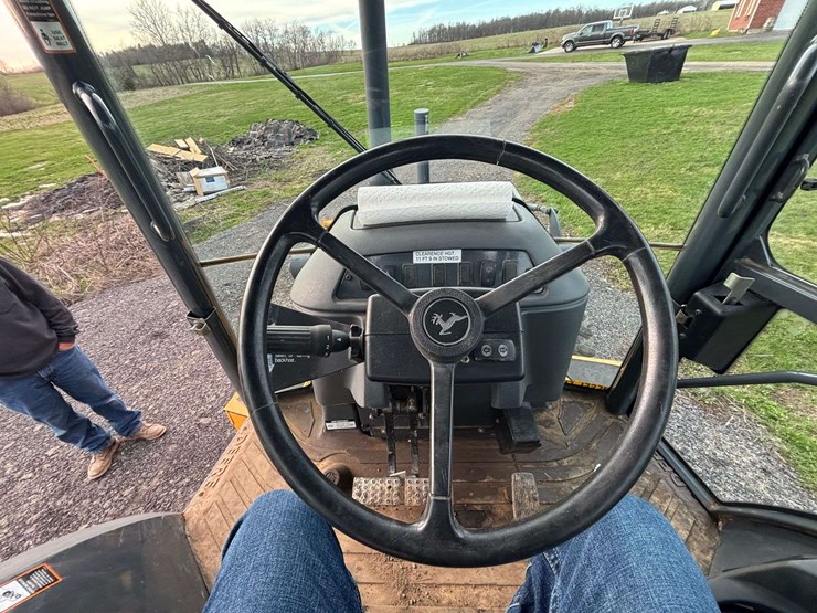 2010-deere-310j-image-21