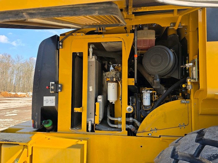 2011-caterpillar-924h-image-11
