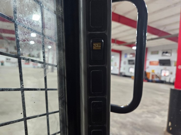 2017-case-tr340-image-32