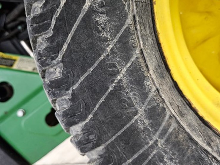 2015-john-deere-z930m-efi-image-25