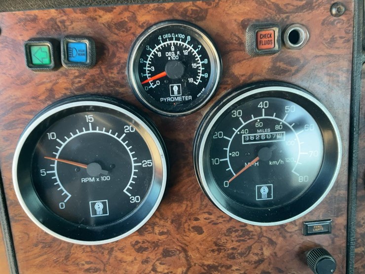 1999-kenworth-t800b-image-26