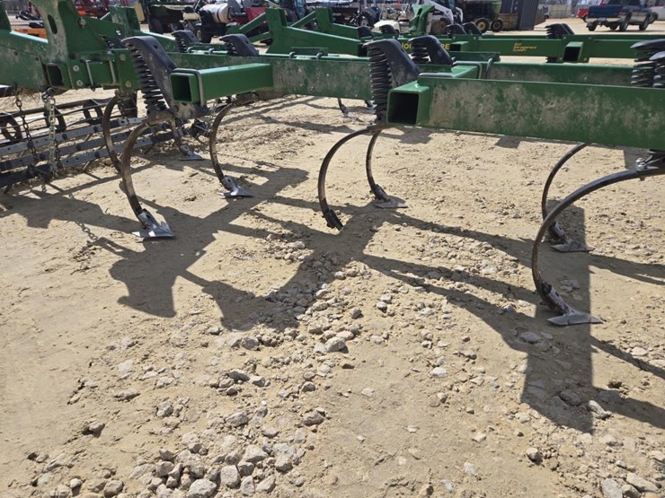 john-deere-2210-image-10