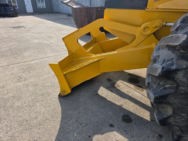 2003-deere-540g-iii-image-26