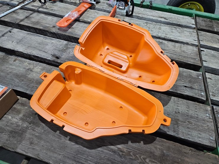 #644-•-stihl-large-chain-saw-case-image-6