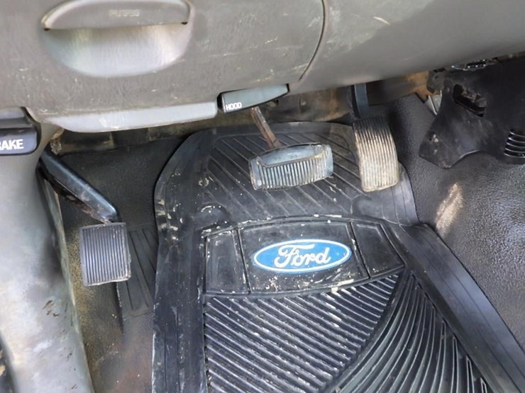 2004-ford-f150-image-19