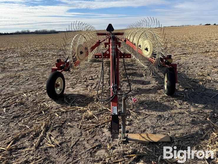 h&s-12-wheel-high-capacity-rake-image-2