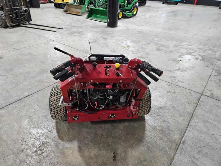 #689-•-ferris-comfort-controll-dd-walk-behind-mower-image-4