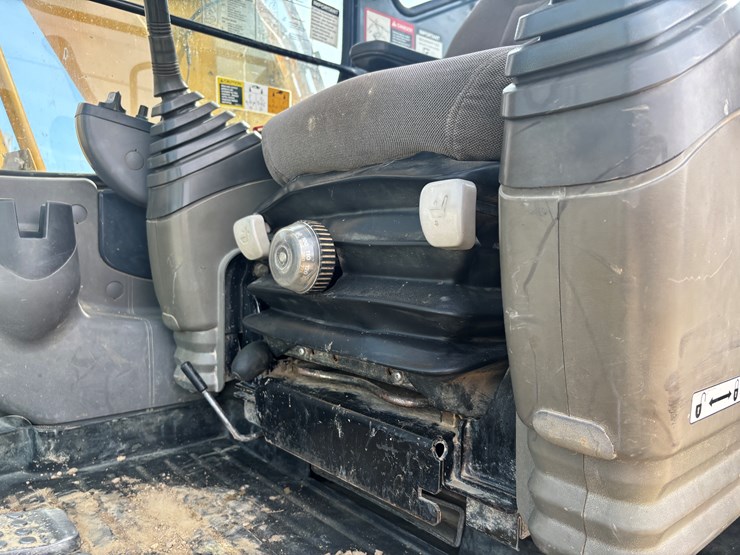 deere-160c-lc-image-65