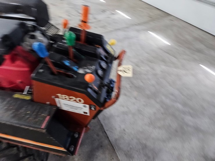 ditch-witch-1820-image-16