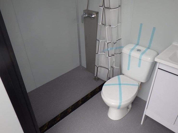 portable-toilet-w/-shower-image-11
