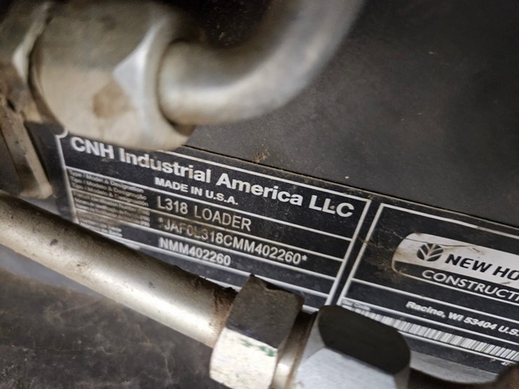 2021-new-holland-l318-image-35