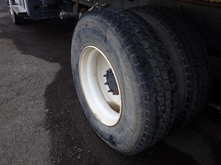 2016-freightliner-m2-15'-t/a-water-truck-image-24