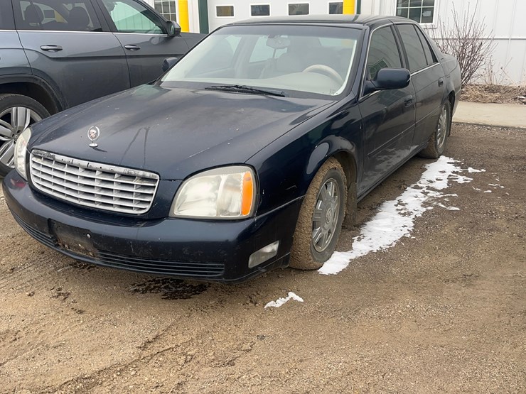2004-cadillac-deville-sedan-image-1