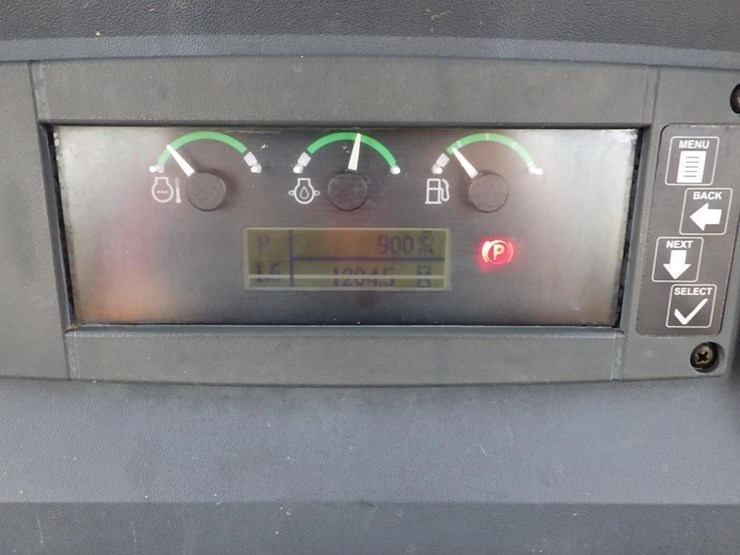 2019-deere-450k-lgp-image-26