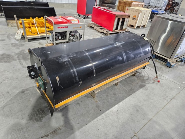 #657-•-2026-giyi-72"-box-broom-image-7