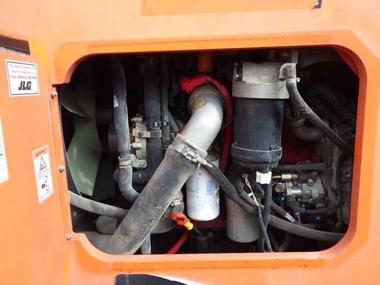 2015-jlg-8042-image-11