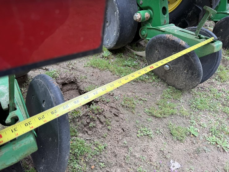 john-deere-1700-image-30