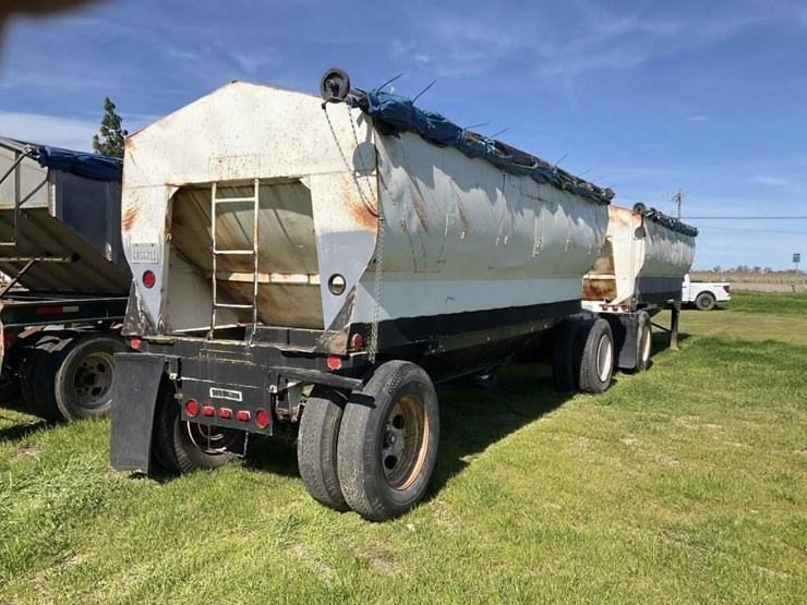 1955-trailmobile-hopper-image-3