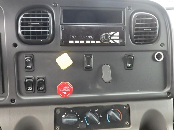 2018-freightliner-m2-15'-t/a-dump-truck-image-35