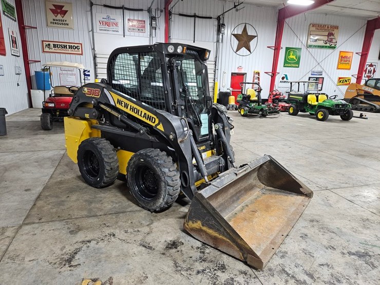 2021-new-holland-l318-image-7