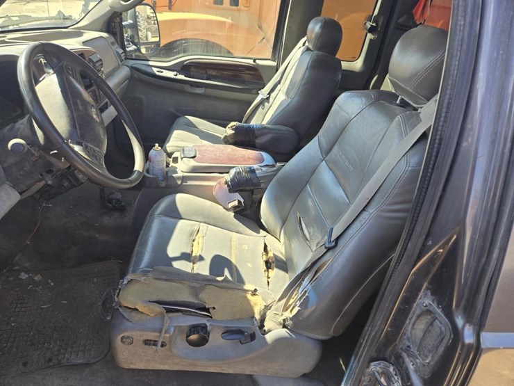 2005-ford-f350-image-17