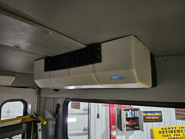 2012-ford-e350-image-18