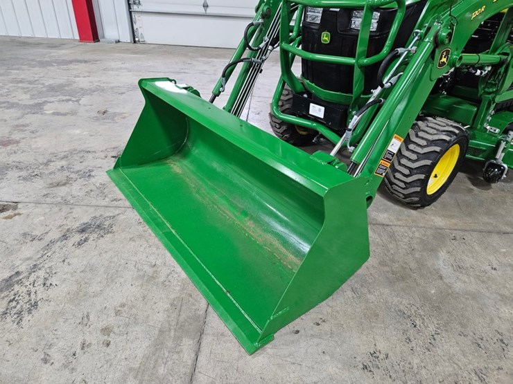 2024-john-deere-1025r-image-9