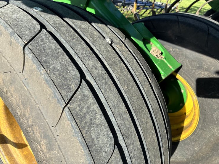 2014-john-deere-2210-image-66