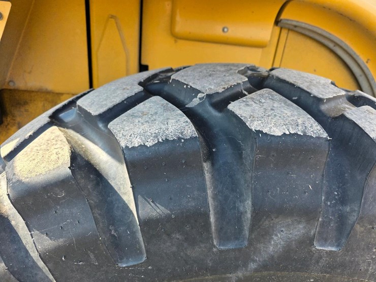 2011-caterpillar-924h-image-52